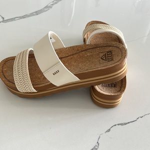 REEF Cusion Vista Hi. Size 9.